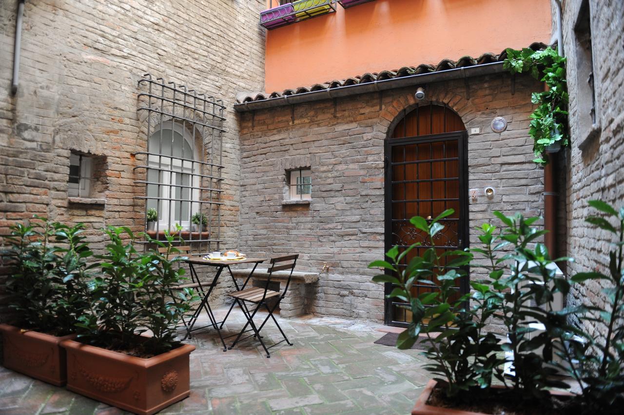 Oberdan Apartment Bologna Exteriör bild
